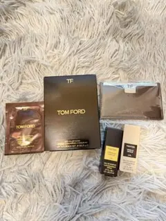 新品未使用 TOM FORD 4Aアイシャドウ ハネムーン おまけ付き