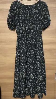 【超美品】earth music&ecology花柄 ロングワンピース ブラック