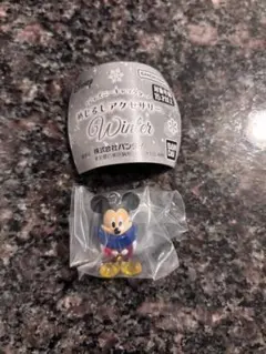 ディズニーキャラクター めじるしアクセサリー WINTER ミッキー ガチャ