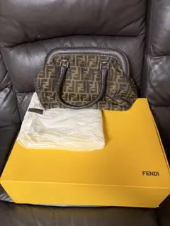 超美品FENDI ズッカ柄 ハンドバッグ