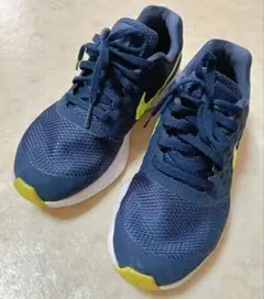 Nike ネイビー/イエロー ランニングシューズ