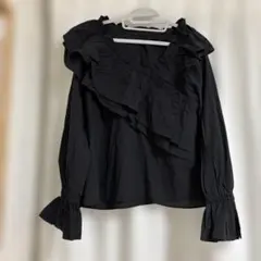 ローリーズファーム　フリル付き　黒色　長袖ブラウス