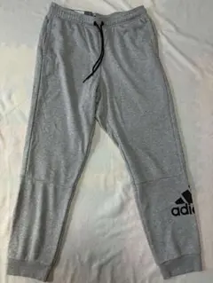 新品adidas グレー ジョガーパンツ