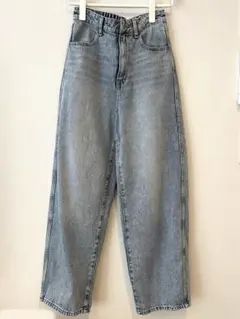 カーブデニムパンツ