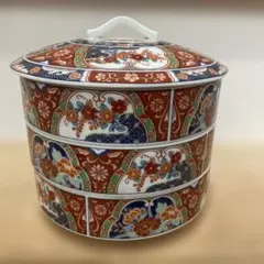 有田焼　龍峯　3段重　重箱（木箱付） Amazon.co.jp: 有田焼 龍峯窯 三段重 おせち器 お正月 蓋付き重ね鉢 古