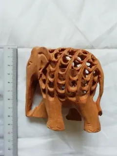 象の木彫り　置き物