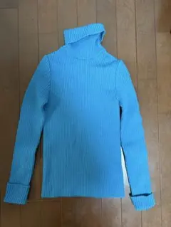 タートルネックニット　ブルー