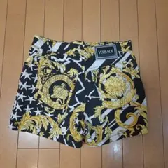 VERSACE 装飾プリント ショートパンツ メデューサ Barocco柄 総柄