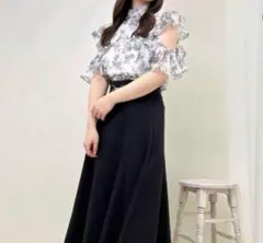 モノトーン花柄シアーフリルノースリブラウス イング INGNI