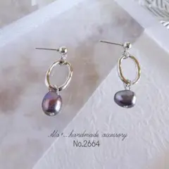 No.2664　シルバー小さめだ円フープと淡水パール　ピアス/イヤリング