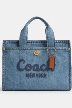 COACH コーチ　カーゴ トート34 デニムめるるさん着用モデル