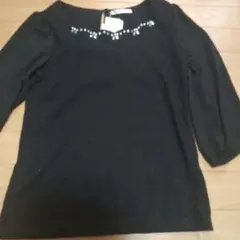 ビジューつきブラウス　新品　Mサイズ