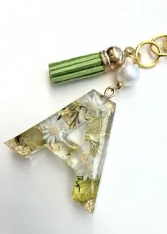 ハンドメイドイニシャルキーホルダーA