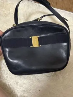 フェラガモ　ショルダーバックのサムネイル