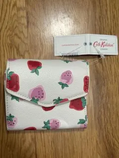 Cath Kidston イチゴ柄 三つ折り財布のサムネイル