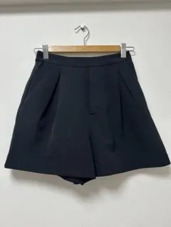 GU ジーユー　黒 プリーツ ショートパンツ ゴムウエスト