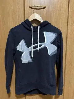 Under Armour ネイビー パーカー S/M