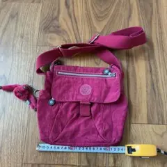 キプリング　Kipling ワインレッド ショルダーバッグ フラップ付き