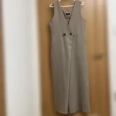 La femme ベージュ Vネックロングサロペット