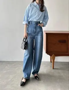 【美品】GeeRA 美脚魅せカーブデニム パンツ・ズボンのサムネイル