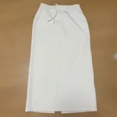 UNIQLOタイトスカート スリット入り