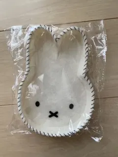 ミッフィー フェルトトレー 新品未使用 miffyのサムネイル