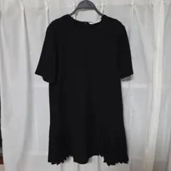 ZARA ブラック プリーツヘム 半袖ワンピース Lのサムネイル