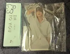 txt トゥバintou into you スビン リップ アクリルチャーム