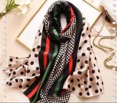 ◉レディース　スカーフ　水玉と赤と緑が可愛いお洒落小物