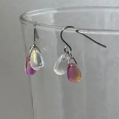 ピンクとクリアのドロップ型ピアス[404]