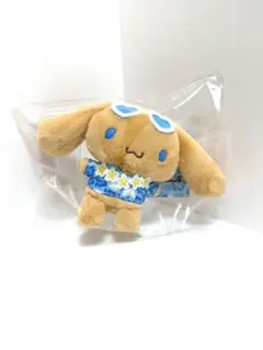 新品　日焼けシナモンロール　トコナツバケーション　マスコットキーホルダー　キティ
