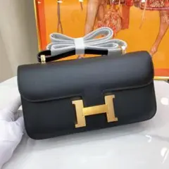 ブラックレザーショルダーバッグ Hロゴ付き