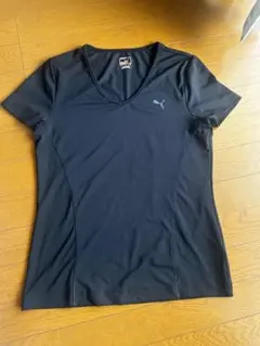 Puma VネックTシャツ ブラック