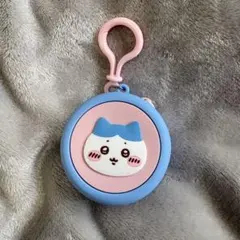 ちいかわ まんまるミニシリコンポーチ ハチワレ