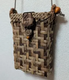 国産胡桃（くるみ）樹皮　スマホケース　サコッシュ　ポシェット　ハンドメイド