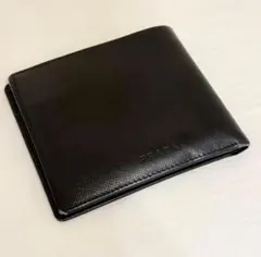PRADA ブラックレザー二つ折り財布