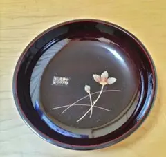 会津ぬ里　三代目惣兵衛　山野草蒔絵 深赤色 直径約23cm