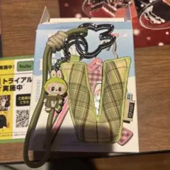 POPMART PIN FOR LOVE イニシャルチャーム　ラブブ　V