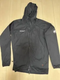 ブラック マウンテンパーカー