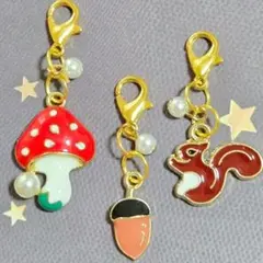 【秋のマスクチャーム】ハンドメイド　ビーズ　秋ピアス　キノコ　リス　どんぐり