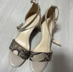 ベージュ パイソン柄 ヒールサンダル