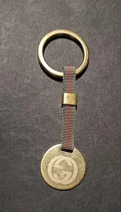 GUCCI ロゴ入りキーホルダー