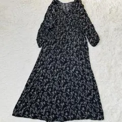 Simplicite ドローイングフラワーギャザーワンピース 洗える ブラック