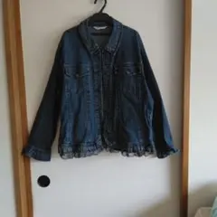 レース付きダークブルーデニムジャケット