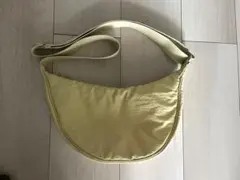 UNIQLO ラウンドミニショルダーバッグ黄色