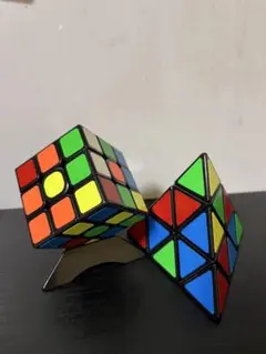 美品　　ルービックキューブとピラミンクスのセット