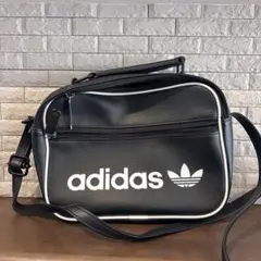 adidas originals ショルダーバッグ　ブラック　ロゴ