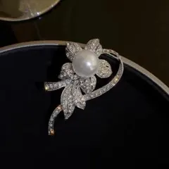 【大人気】ブローチ 花 フラワー シルバー キラキラ フォーマル 結婚式 入学式