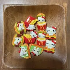 キティちゃん デコパーツ