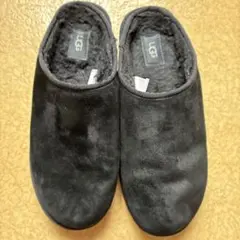UGG ブラック スエード スリッポン 最終値下げ - メルカリ